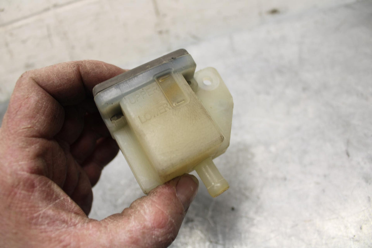 1997 Suzuki GSXR750 REAR BRAKE MASTER FLUID RESERVOIR TANK BOTTLE BB39
