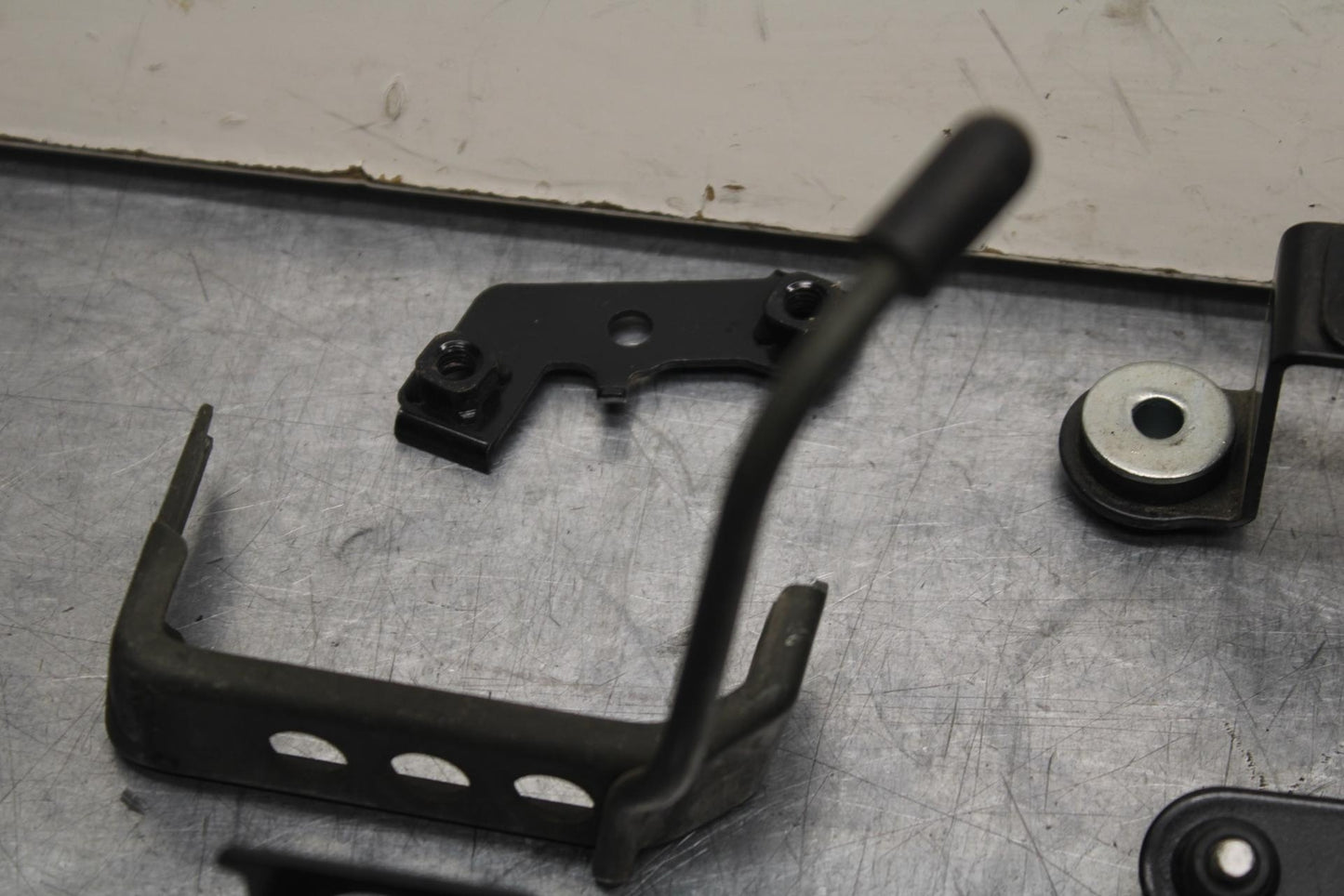 17-20 KAWASAKI 650 EX650 ABS GAS TANK RESERVOIR BRACKET AND MISCELLANEOUS BB88