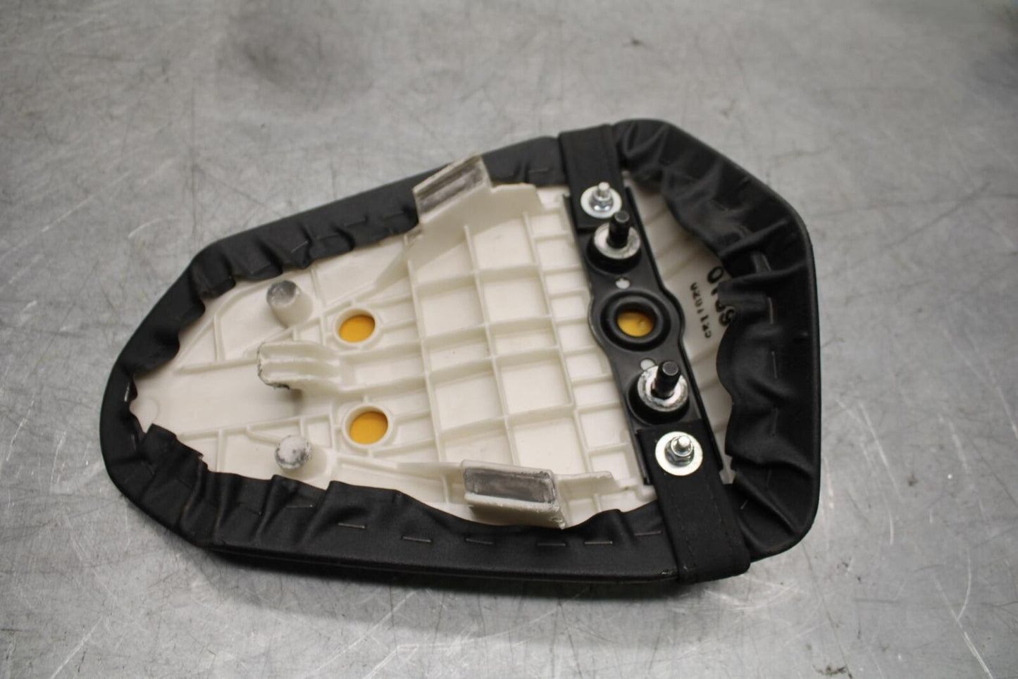 2009 Kawasaki Ninja ZX6R ZX600R REAR BACK PASSENGER TANDEM SEAT PAD SADDLE BB548