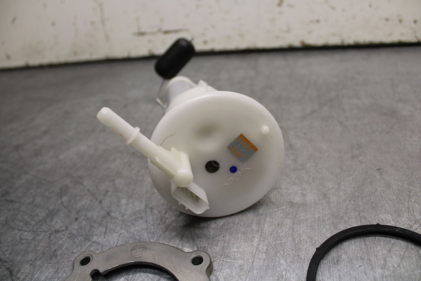 22-24 YAMAHA XSR900 FUEL PUMP GAS PETROL SENDER UNIT BB710