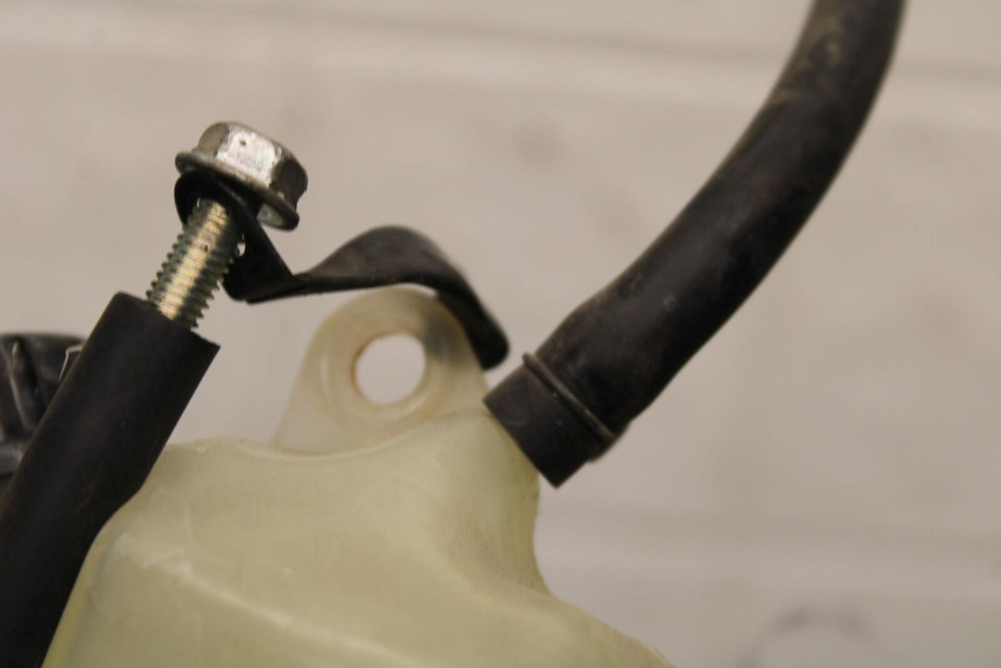 2011 Kawasaki Ninja ZX6R ZX600R COOLANT WATER TANK RESERVOIR BOTTLE  BB587