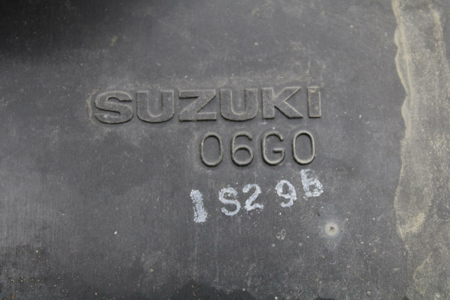 02-03 SUZUKI VSTROM 1000 AIR CLEANER FILTER BOX AIRBOX BB331