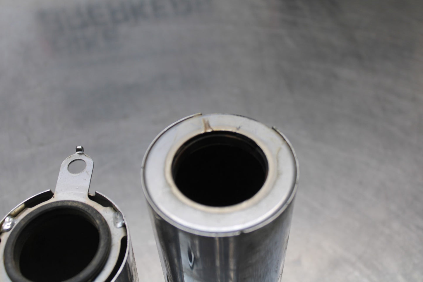 03-08 KAWASAKI VULCAN 1600 FRONT FORK COVER TOP GUARD SHIELD COWL BB196