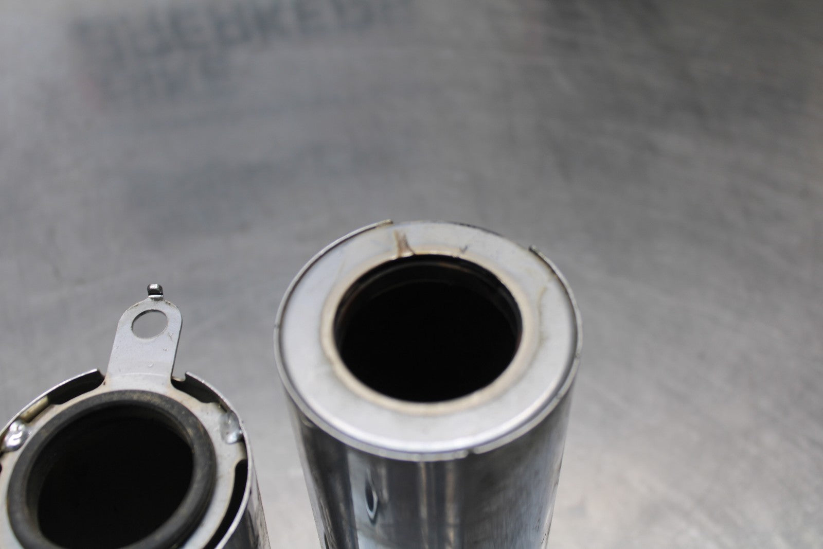 03-08 KAWASAKI VULCAN 1600 FRONT FORK COVER TOP GUARD SHIELD COWL BB196