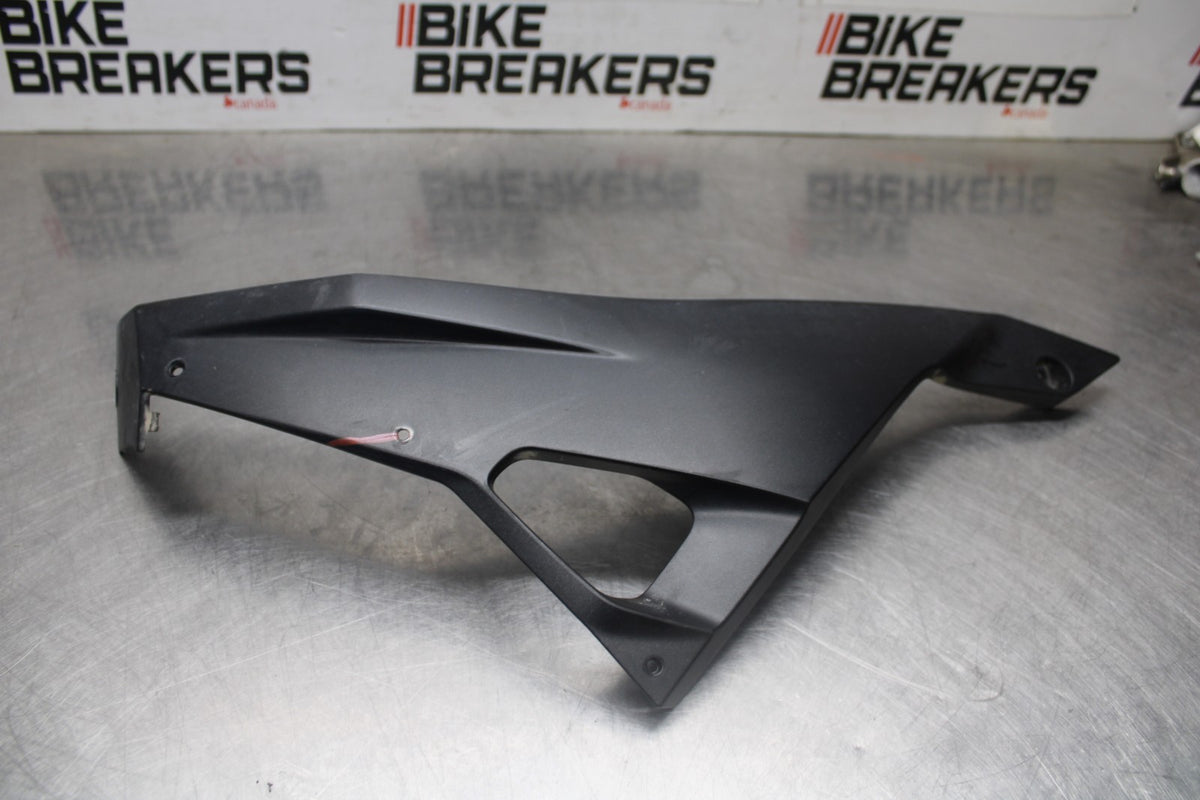 24-25 KAWASAKI NINJA 500 EX500J ABS RIGHT LOWER BOTTOM BELLY SIDE FAIRING BB934