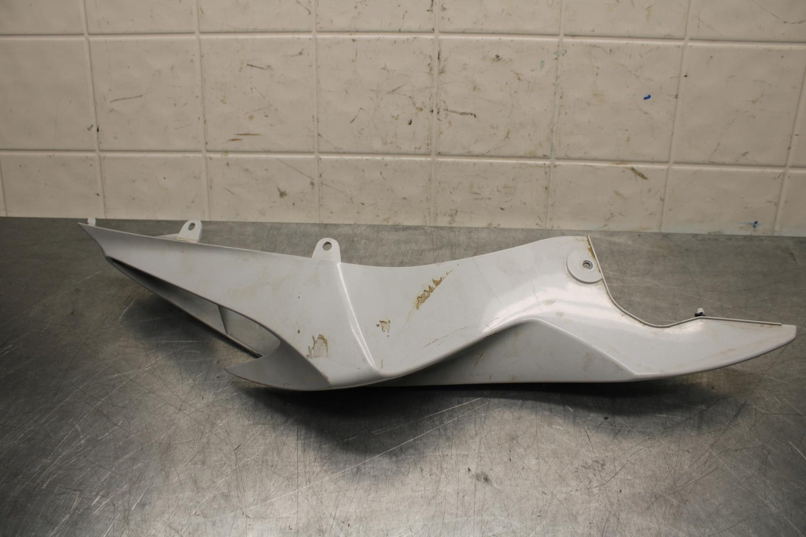 2015 Suzuki GSXR750 RIGHT REAR BACK TAIL FAIRING COWL SHROUD BB595