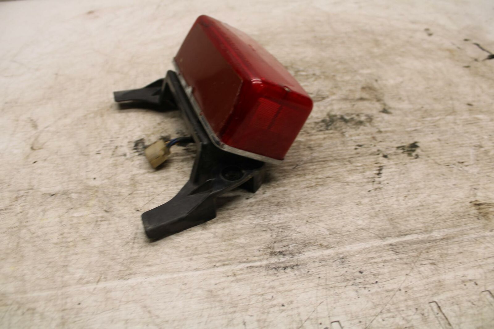 80-81 YAMAHA XS1100 SPECIAL TAILLIGHT REAR TAIL BRAKE LIGHT BB377