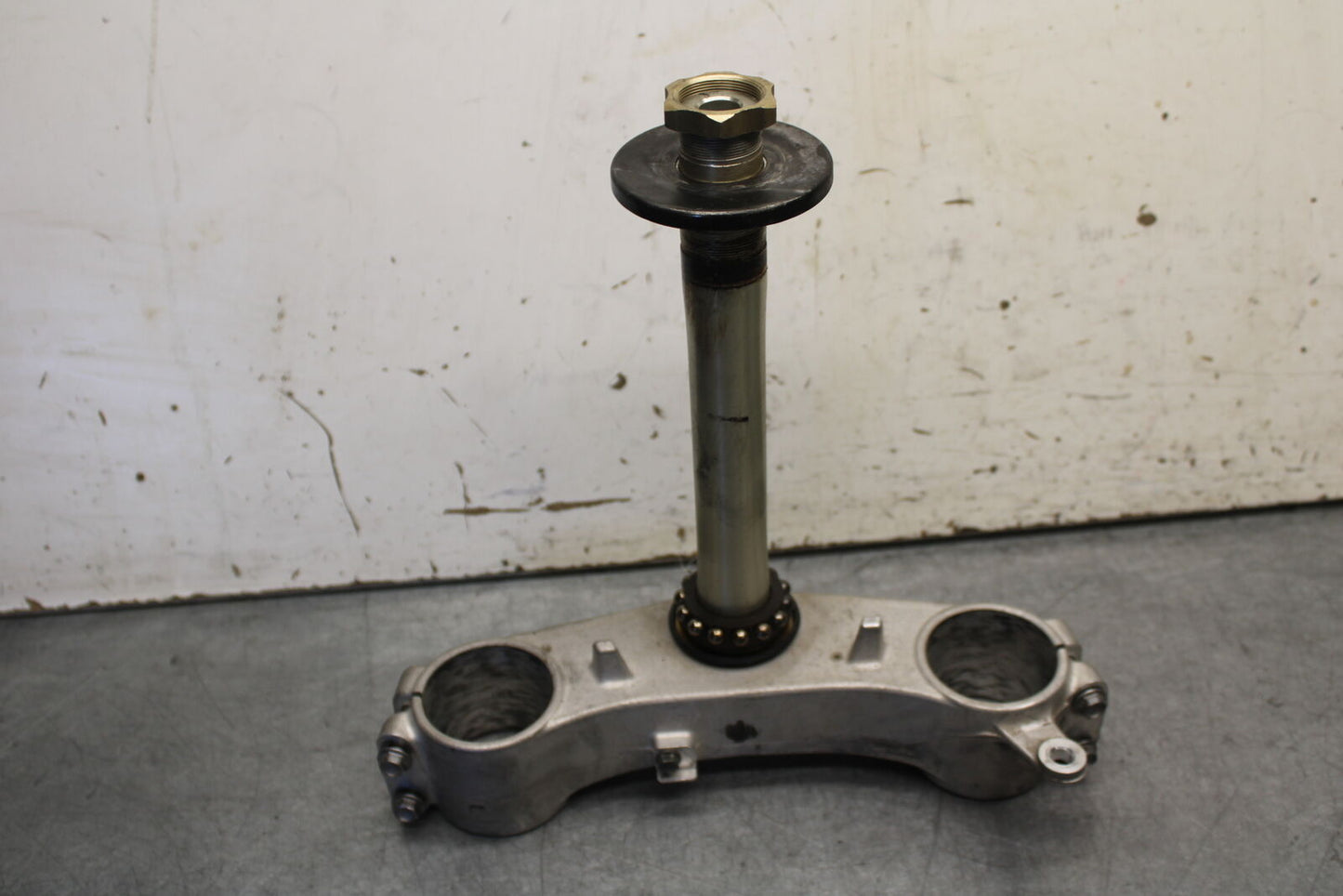 05-06 SUZUKI GSXR1000 FRONT FORKS CLAMP LOWER TRIPLE TREE STEM 51410-41G00 BB677