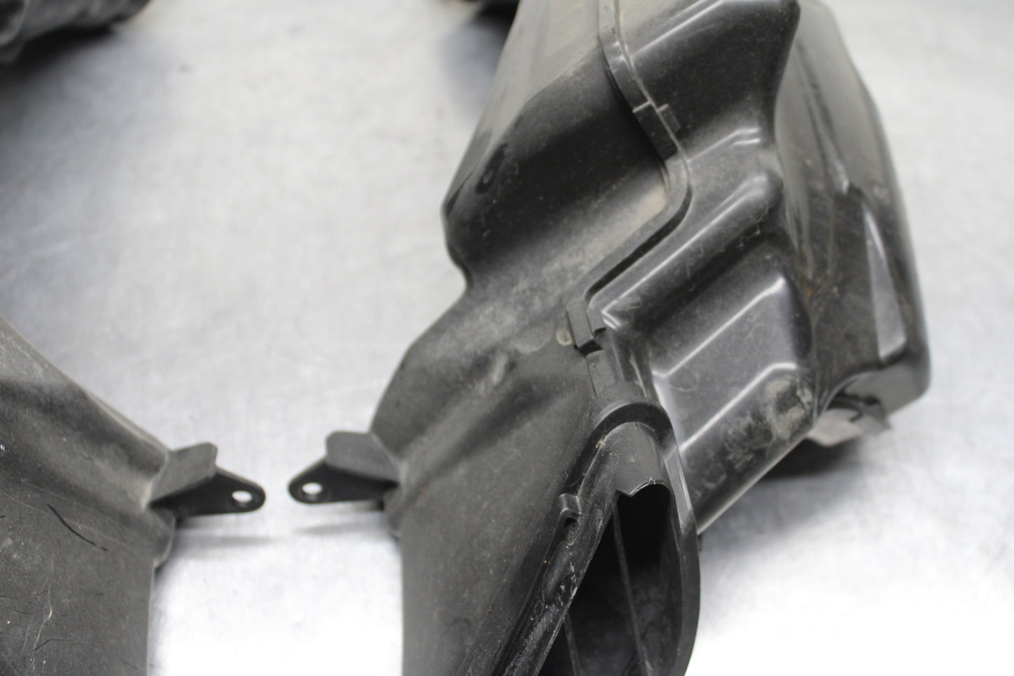 09 SUZUKI GSXR600 RIGHT LEFT AIR INTAKE DUCTS BB759