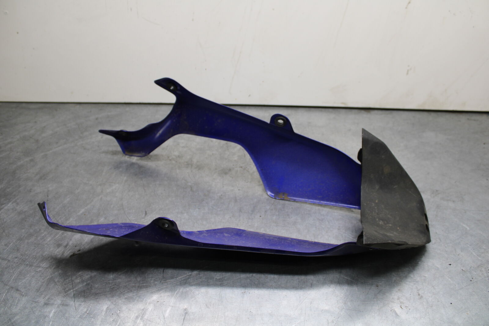 22-23 YAMAHA YZF R7 LOWER BOTTOM BELLY FAIRING COWL BB583