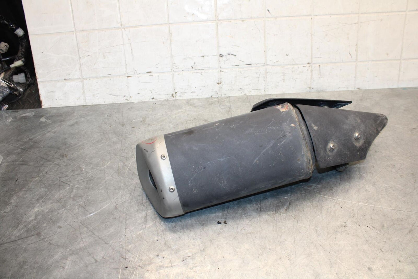 2015 Yamaha YZF R3 EXHAUST  MUFFLER SLIP ON CAN SILENCER 2MS-E4710-00-00 BB526