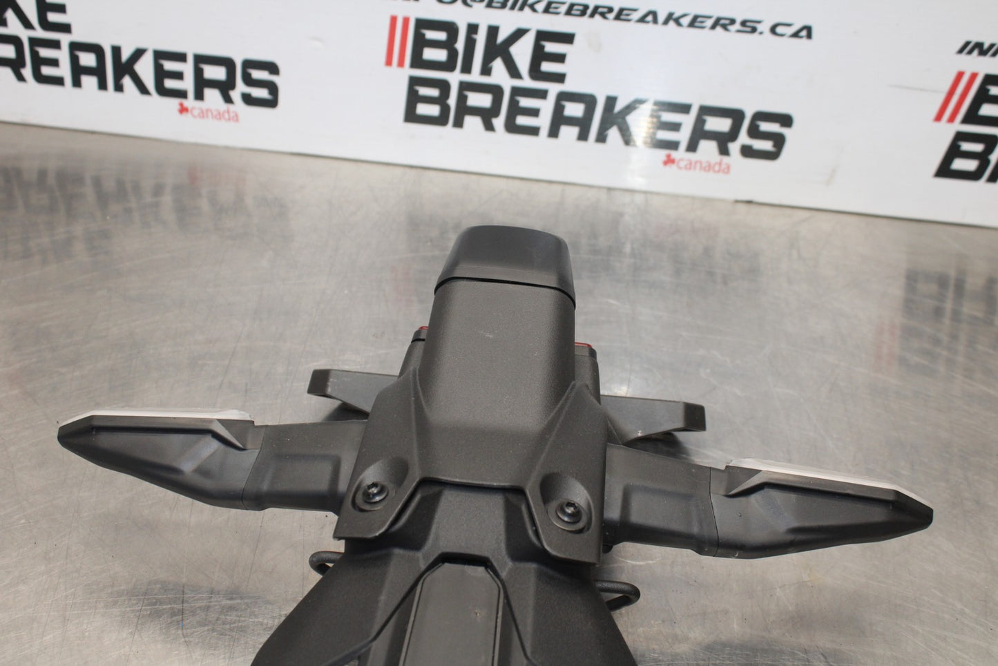 24-25 KAWASAKI NINJA ZX4R REAR BACK FENDER MUD GUARD/ LIGHTS SIGNALS  BB610