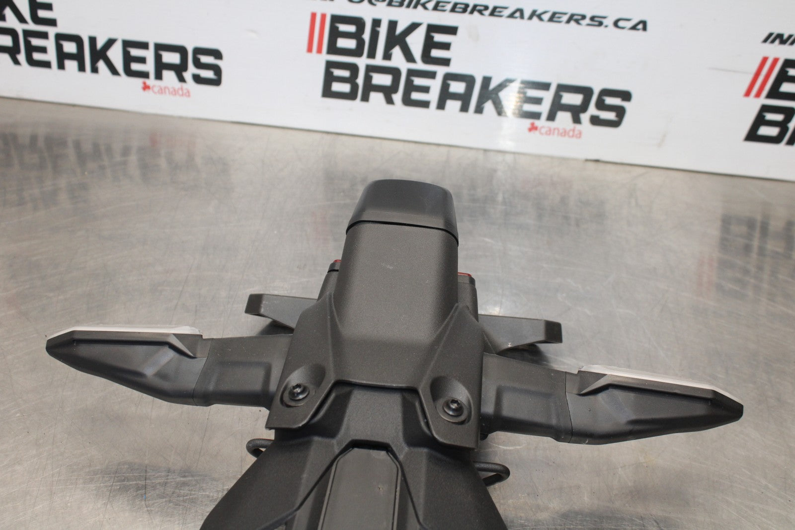 24-25 KAWASAKI NINJA ZX4R REAR BACK FENDER MUD GUARD/ LIGHTS SIGNALS  BB610