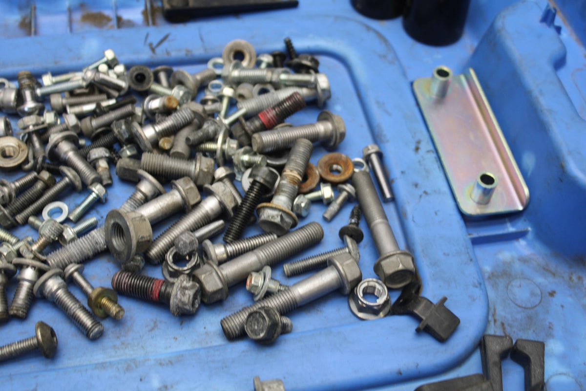 24-25 KAWASAKI NINJA 500 ABS MOUNTING BOLTS HARDWARE SCREWS BB899