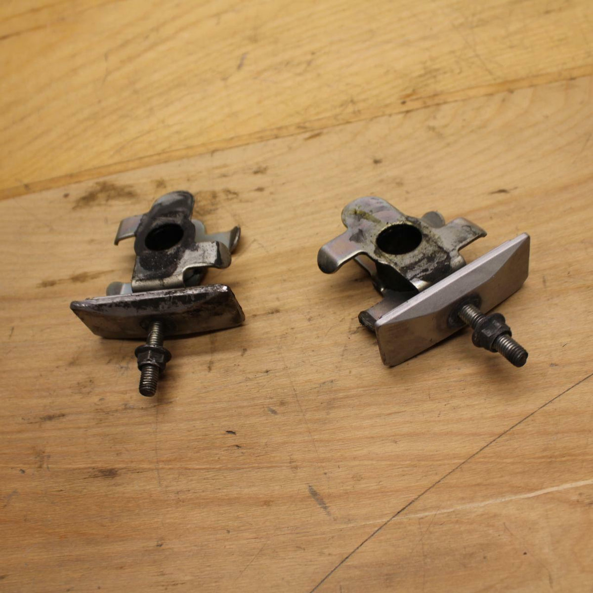 07-08 SUZUKI SV650 SWINGARM CHAIN TENSIONER ADJUSTMENT BRACKETS  BB316
