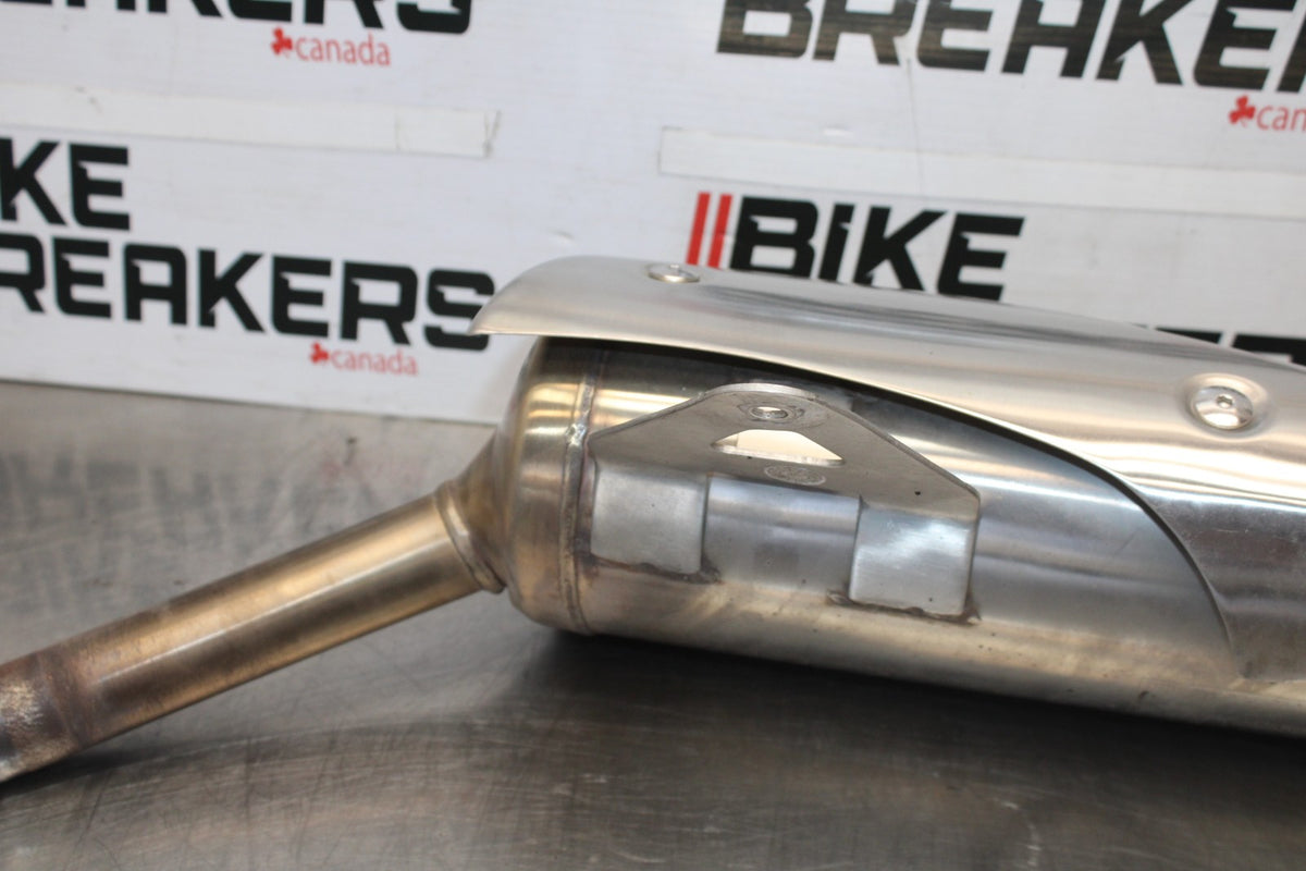 12 TRIUMPH STREET TRIPLE R RIGHT EXHAUST PIPE MUFFLER SLIP ON CAN SILENCER BB914