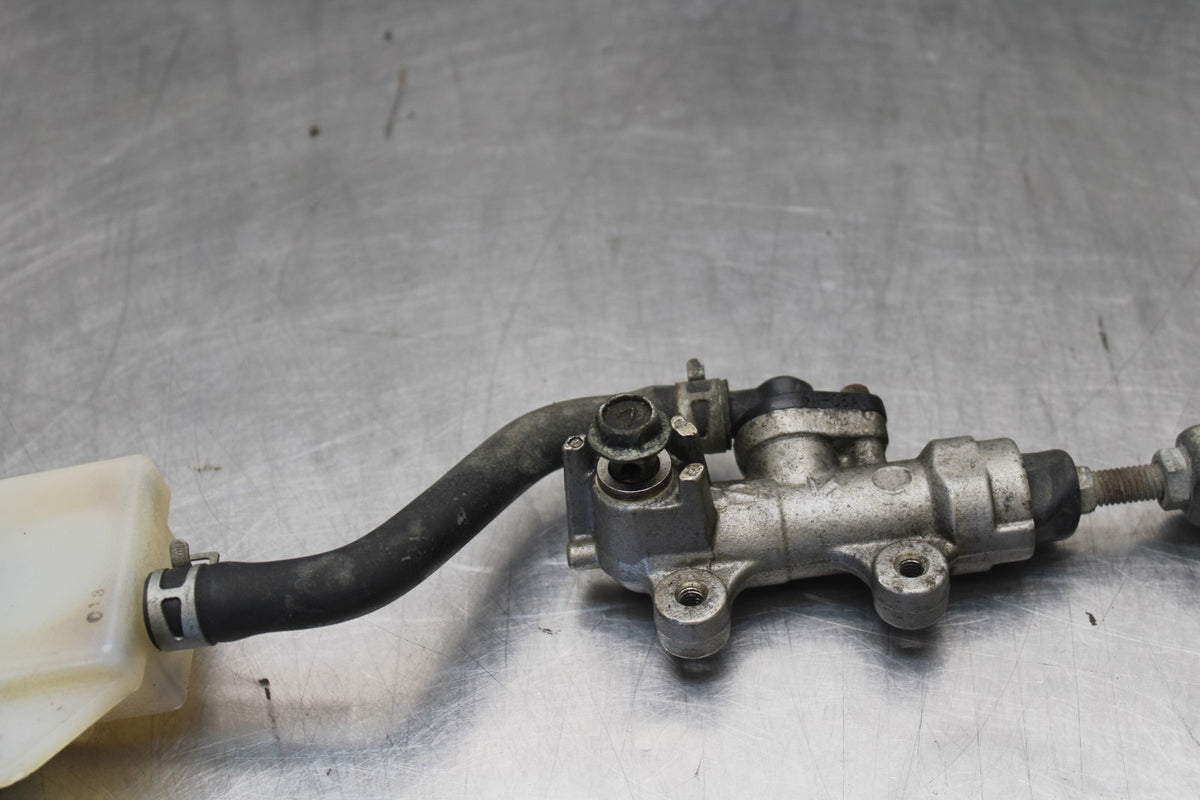 97-00 SUZUKI GSXR600 SRAD REAR BACK BRAKE MASTER CYLINDER W RESERVOIR BB921