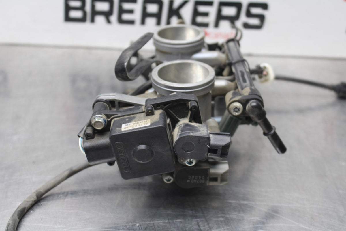 13 KAWASAKI NINJA 650 EX650F ABS MAIN FUEL INJECTORS / THROTTLE BODIES BB828
