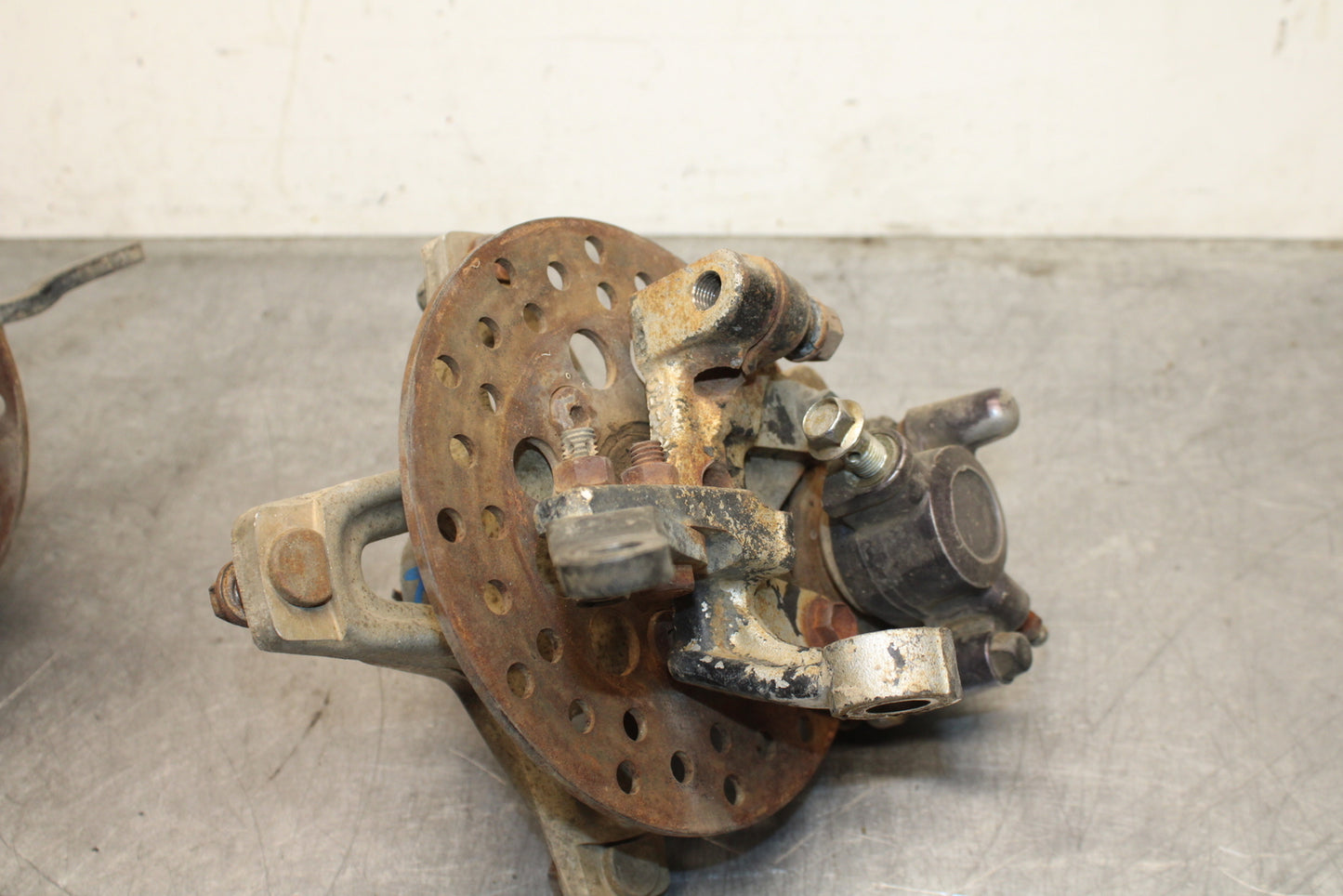 85-86 SUZUKI QUADRACER 250 FRONT WHEEL RIGHT LEFT HUBS HUB SET BB126