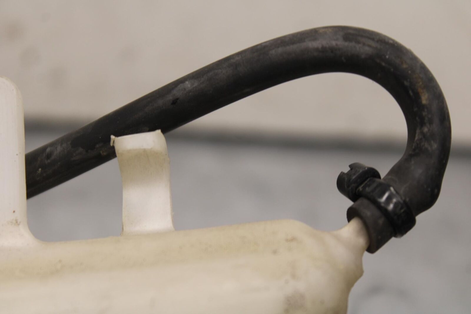 2011 Suzuki GSXR600 COOLANT WATER TANK RESERVOIR BOTTLE BB94