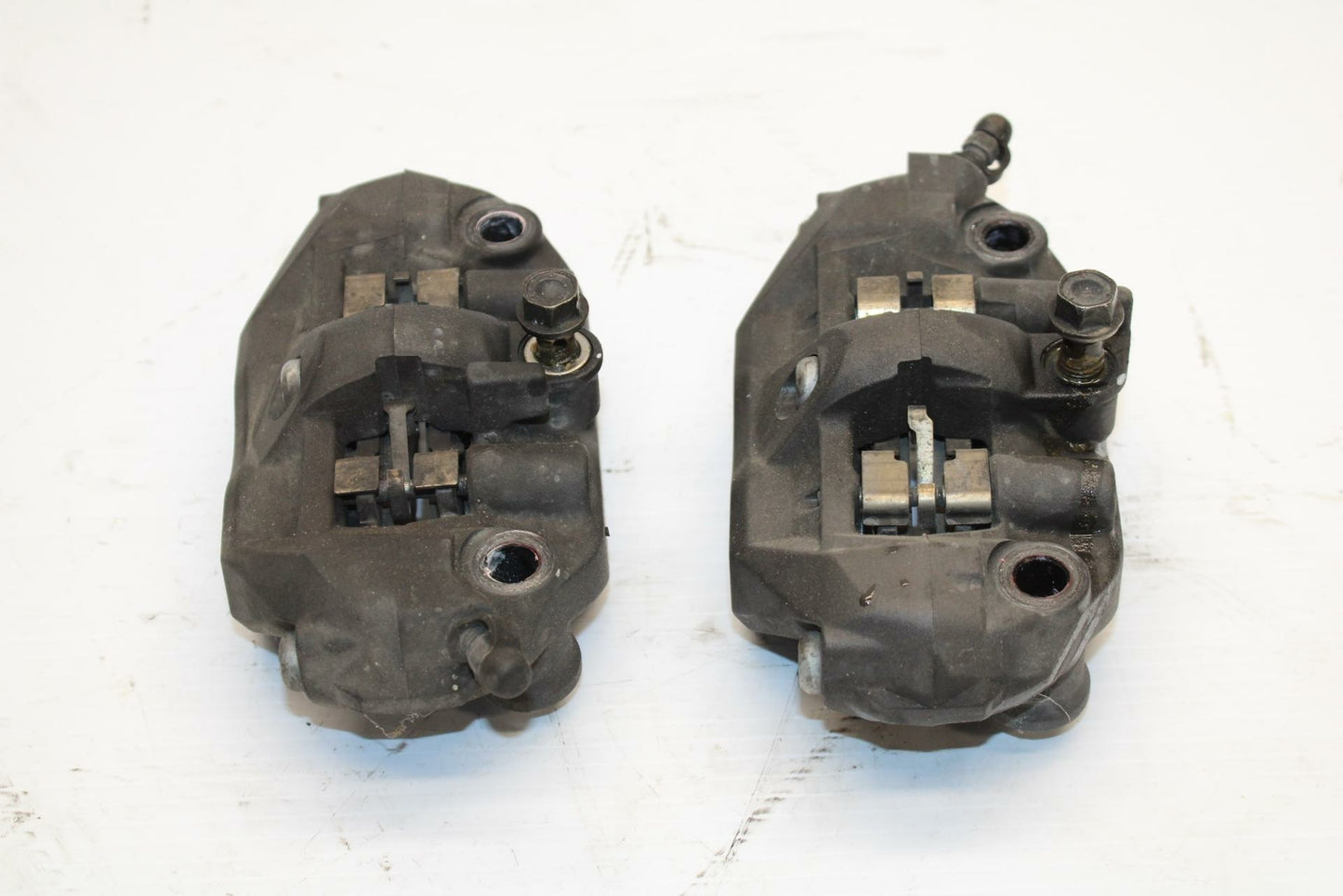 04-05 HONDA CBR1000RR RIGHT LEFT FRONT BRAKE CALIPER SET PAIR CALIPERS BB242