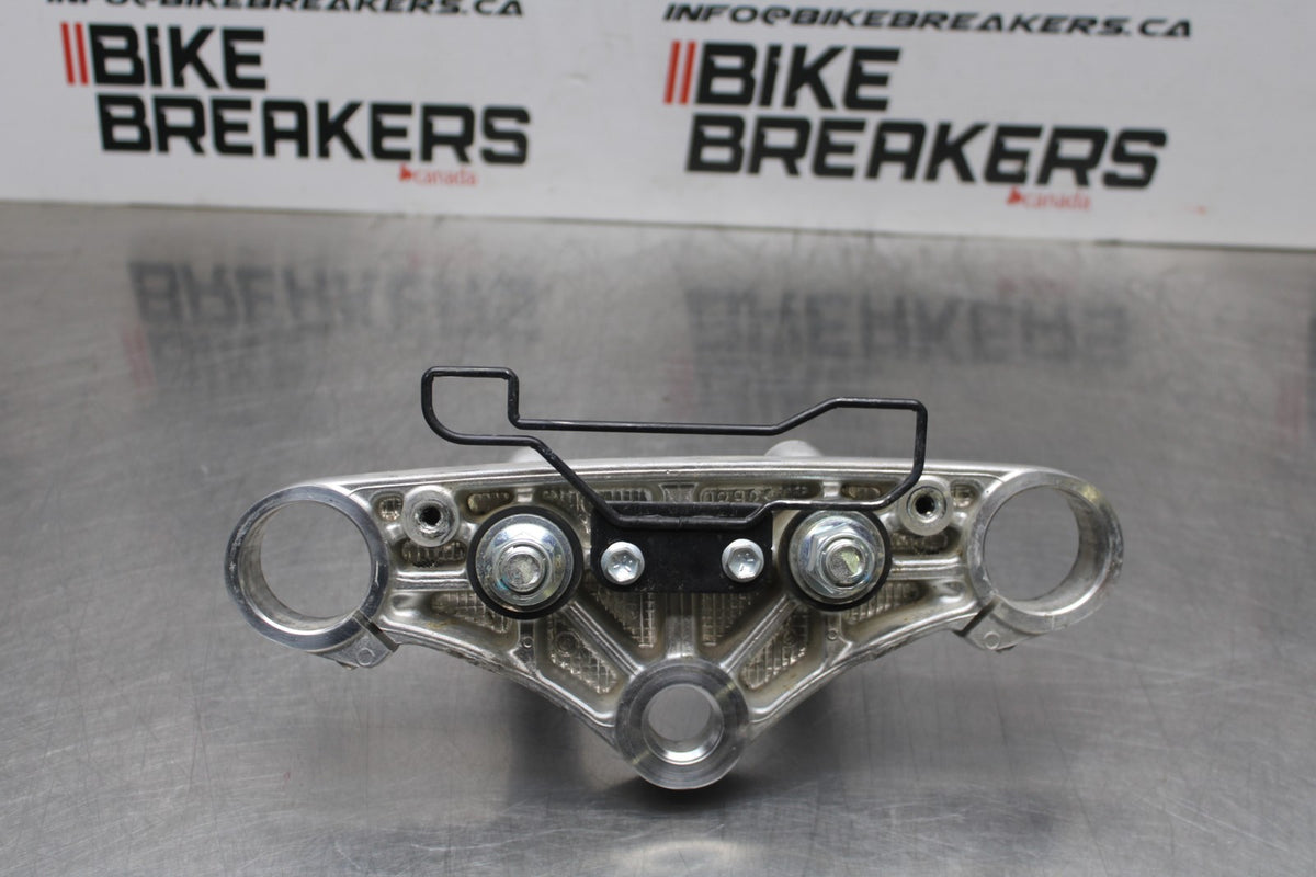 15 SUZUKI BOULEVARD C50 FORKS UPPER TRIPLE TREE CLAMP BB775