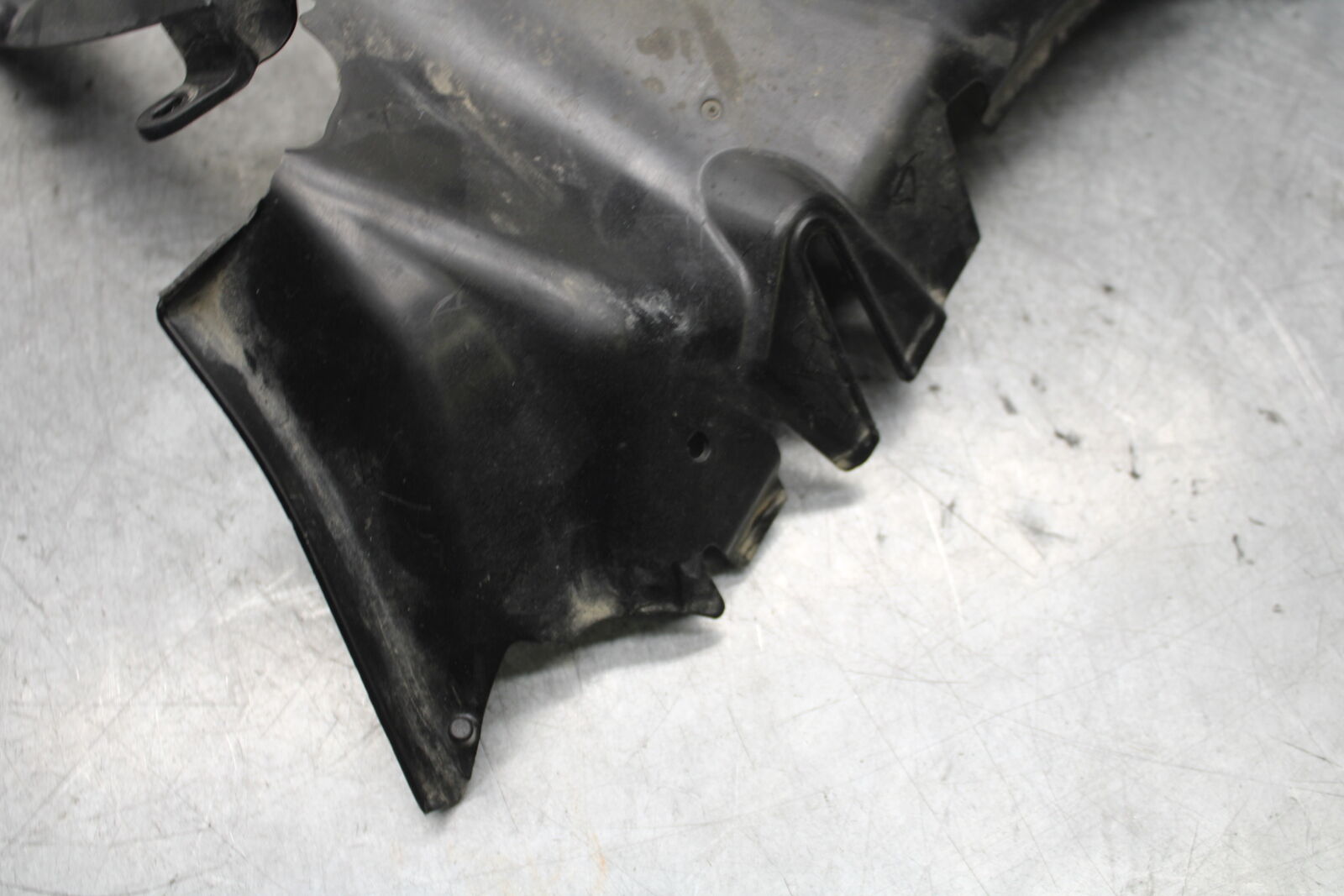 13-18 KAWASAKI NINJA ZX6R LOWER FRONT UPPER INNER HEADLIGHT COWL FAIRING  BB666