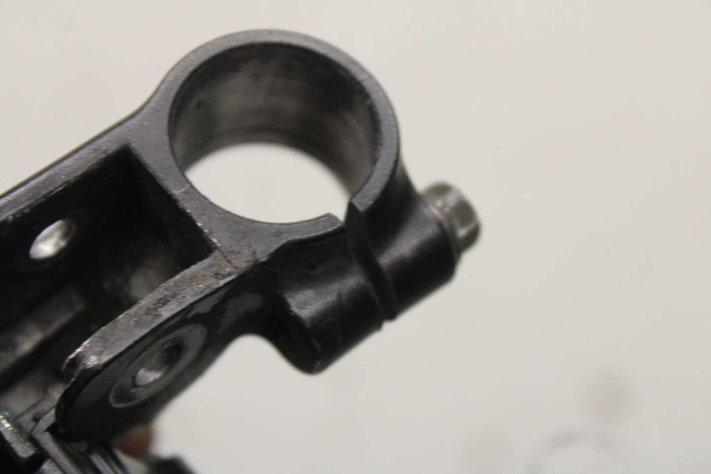 06 YAMAHA YZF R6 CLUTCH LEVER PERCH MOUNT BRACKET BB716