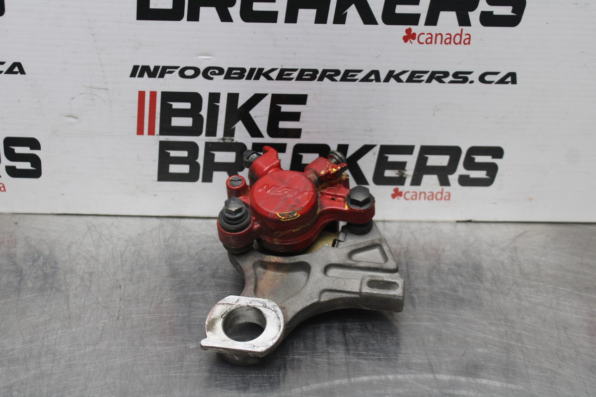 03-05 YAMAHA YZF R6  REAR BACK BRAKE CALIPER W MOUNT BRACKET BB793