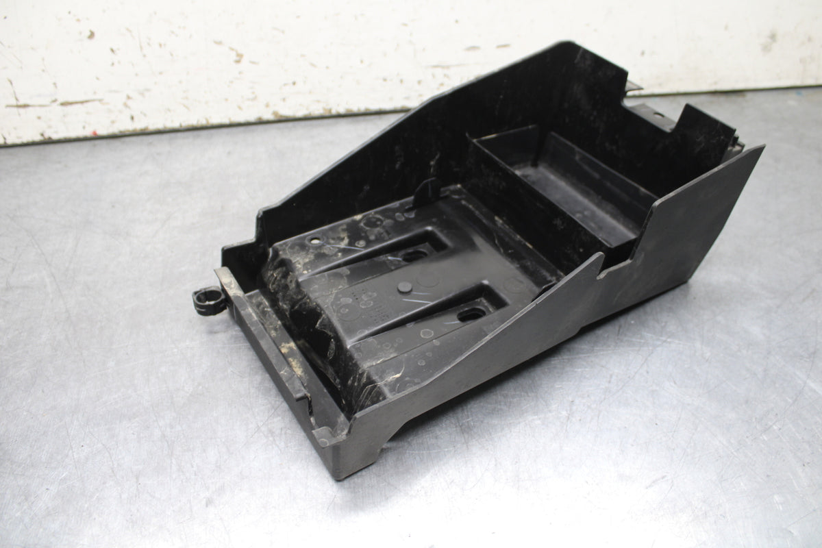 24 KAWASAKI NINJA 500 ABS REAR BACK TAIL UNDERTAIL BATTERY TRAY PLASTIC BB730