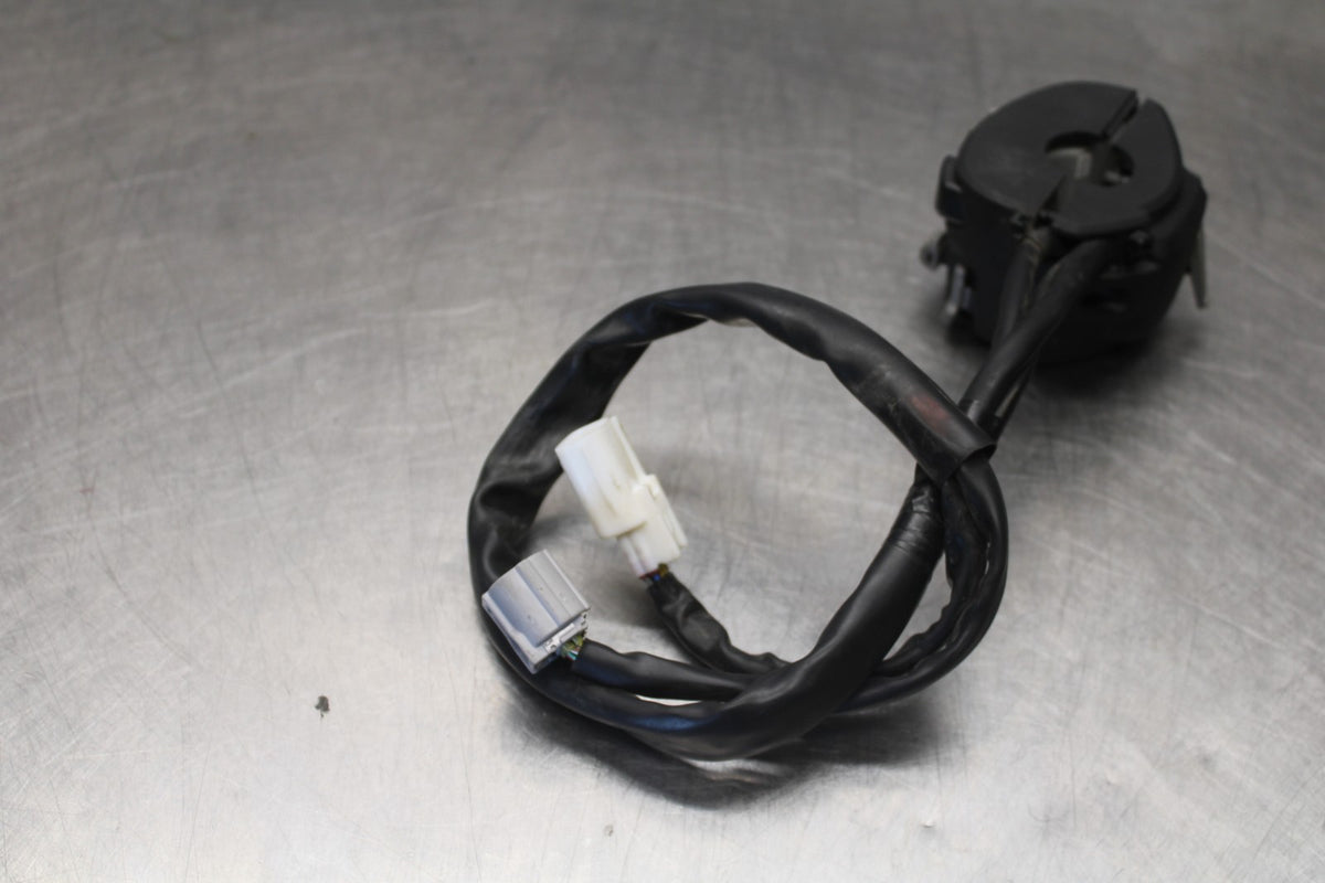 25 KAWASAKI Z900 LEFT CLIP ON HANDLE HORN SIGNALS SWITCH SWITCHES BB928