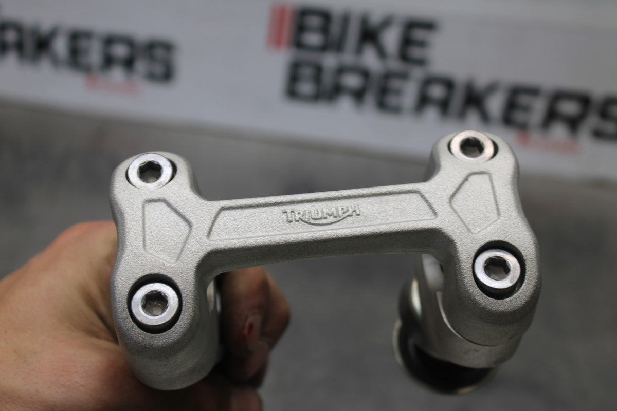 12 TRIUMPH STREET TRIPLE R HANDLEBAR RISERS BB914