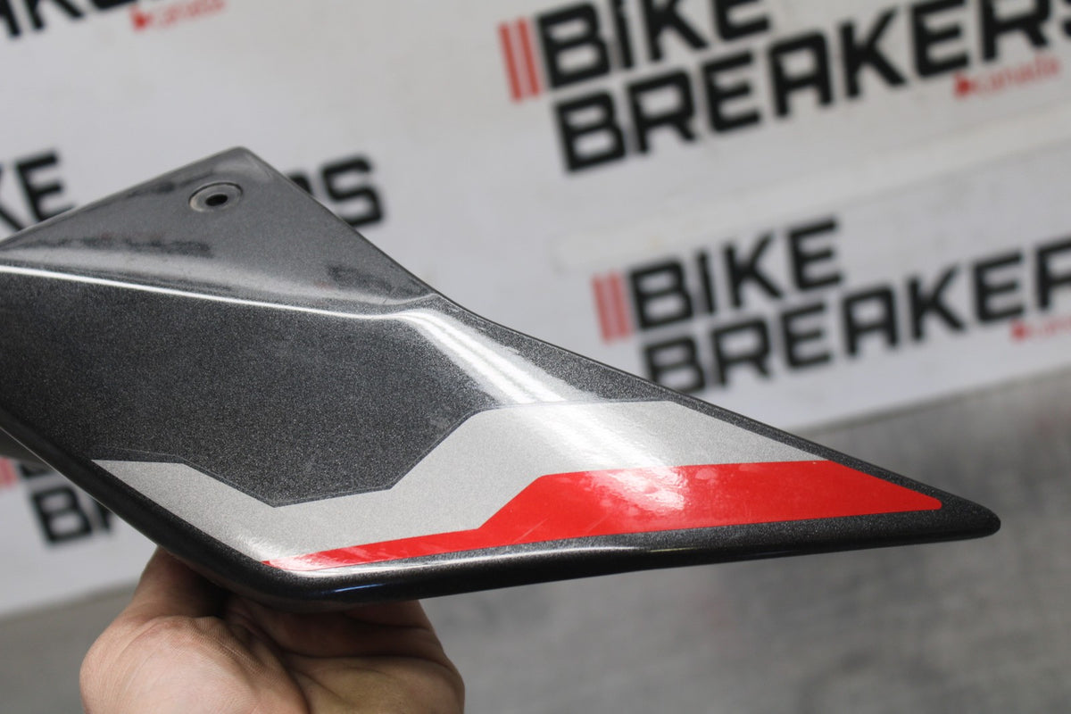 25 KAWASAKI Z900 LEFT REAR BACK TAIL FAIRING COWL SHROUD BB928