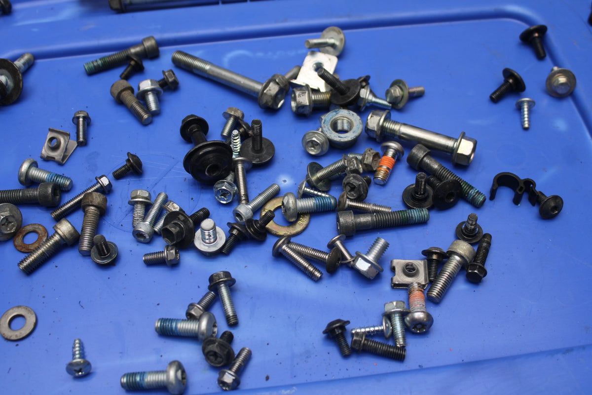 17-24 SUZUKI SV650 BOLTS HARDWARE MOTOR SCREWS BB829