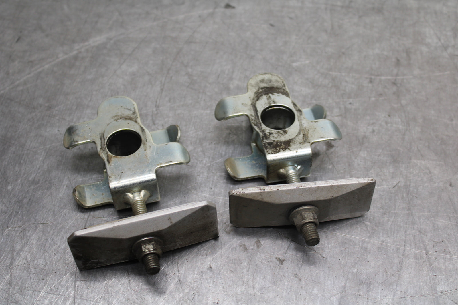 03 SUZUKI SV650S SWINGARM CHAIN TENSIONER ADJUSTMENT BRACKETS  BB130