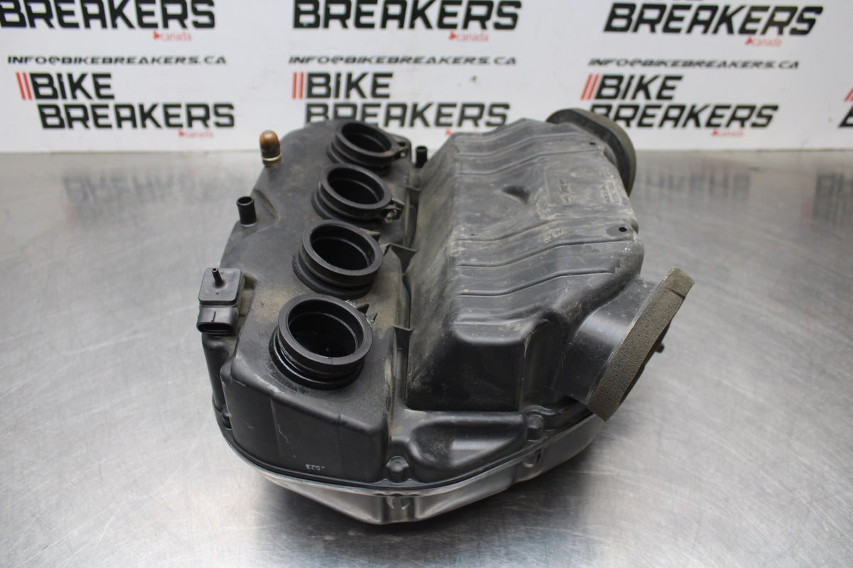 01-03 SUZUKI GSXR600 AIRBOX AIR INTAKE FILTER BOX BB841
