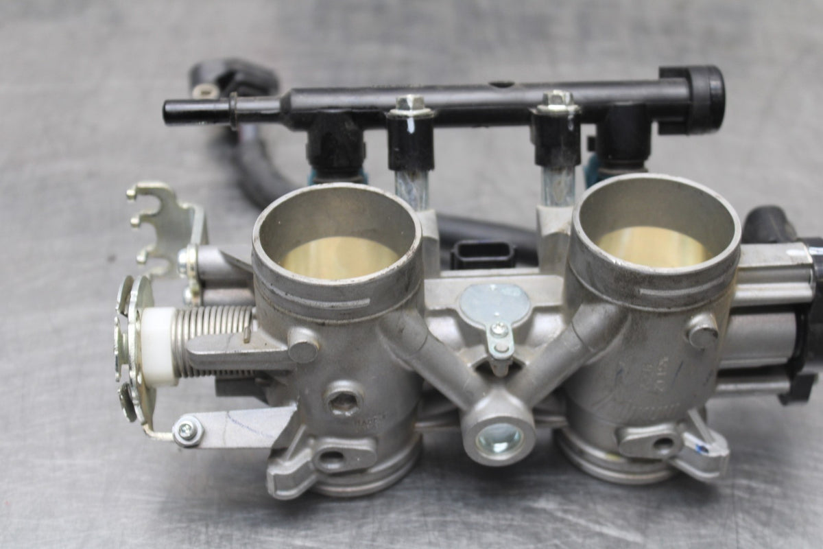 23-24 YAMAHA MT-07 MAIN FUEL INJECTORS / THROTTLE BODIES BB927