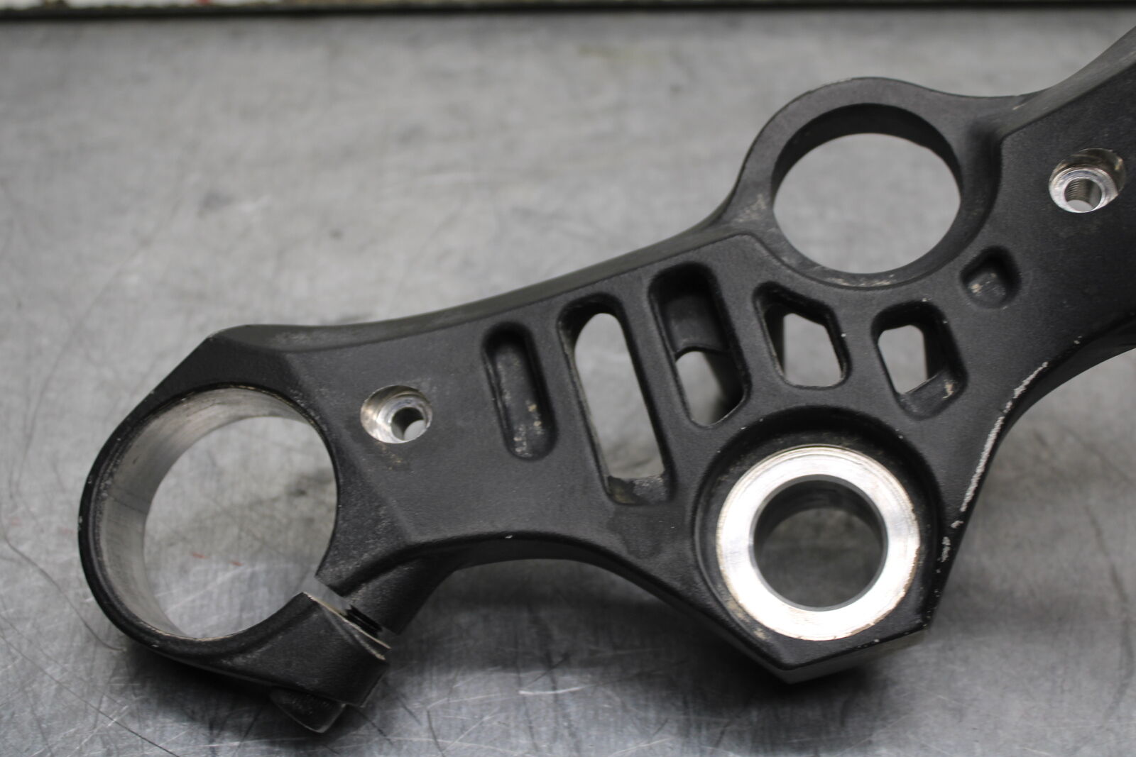 19-24 YAMAHA R3 FORKS UPPER TRIPLE TREE CLAMP BB736