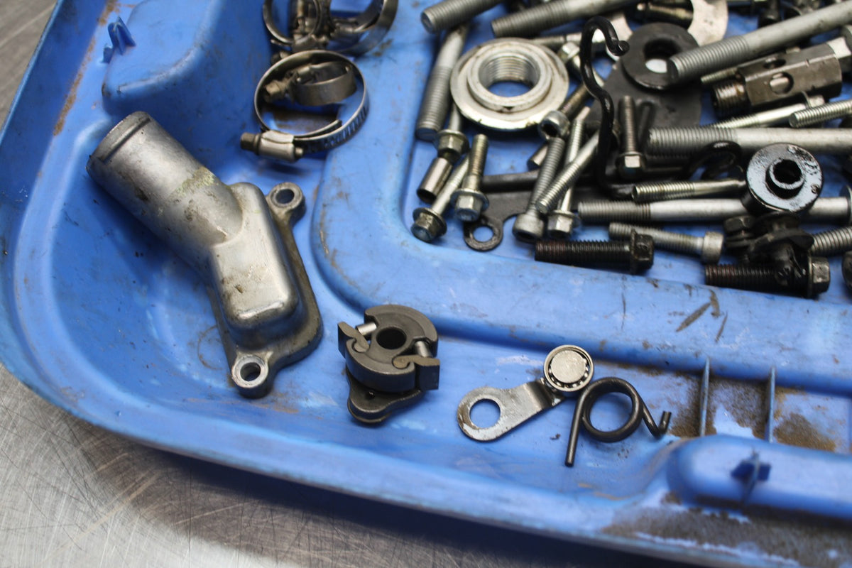 08 KAWASAKI NINJA ZX10R ENGINE BOLTS HARDWARE MOTOR SCREWS BB902