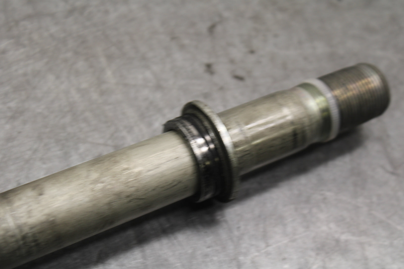 13-18 KAWASAKI NINJA ZX6R FRONT WHEEL RIM AXLE PIVOT BOLT 41068-0595 BB666