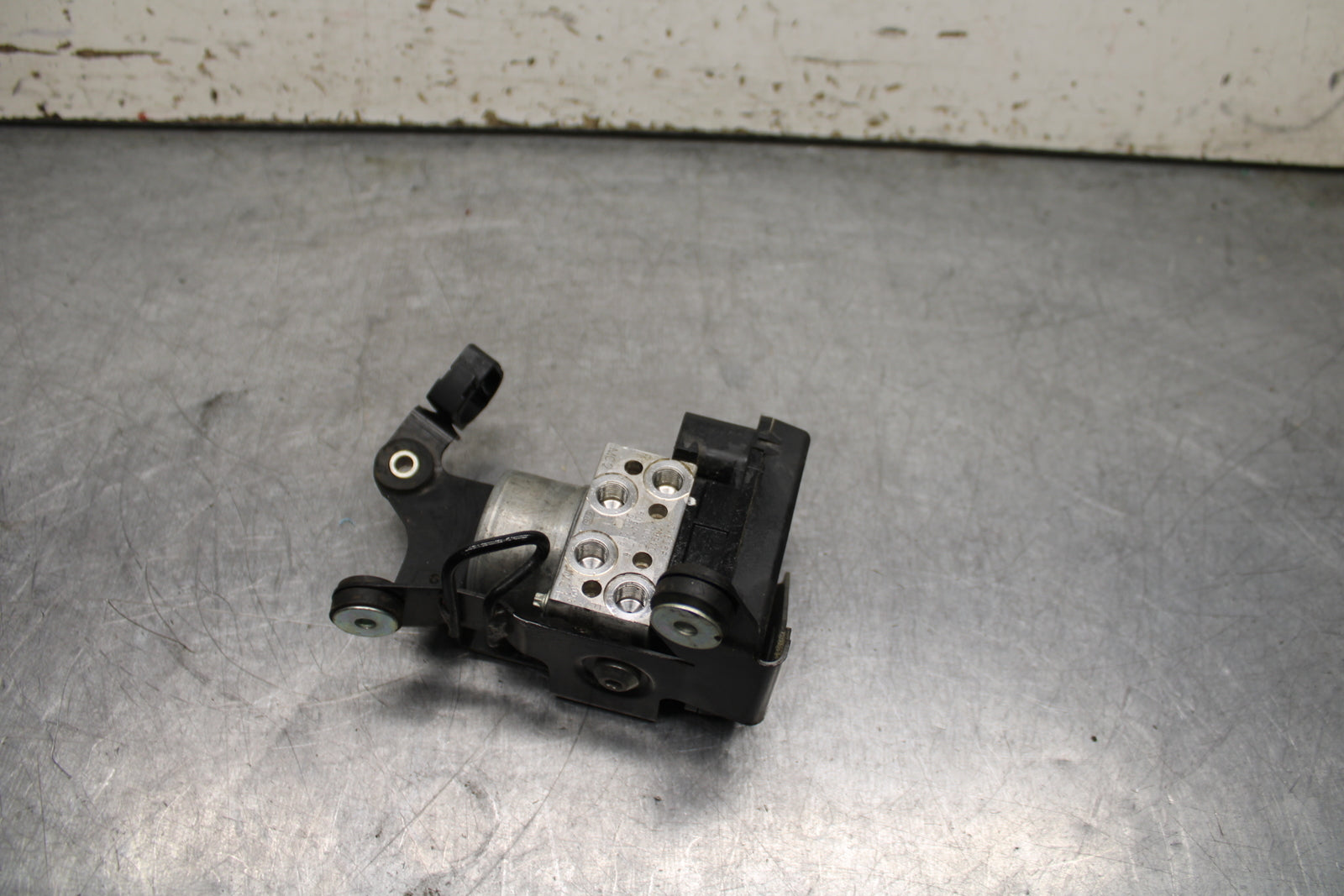 13-17 KAWASAKI NINJA ZX6R ZX636E ABS PUMP UNIT MODULE BB735