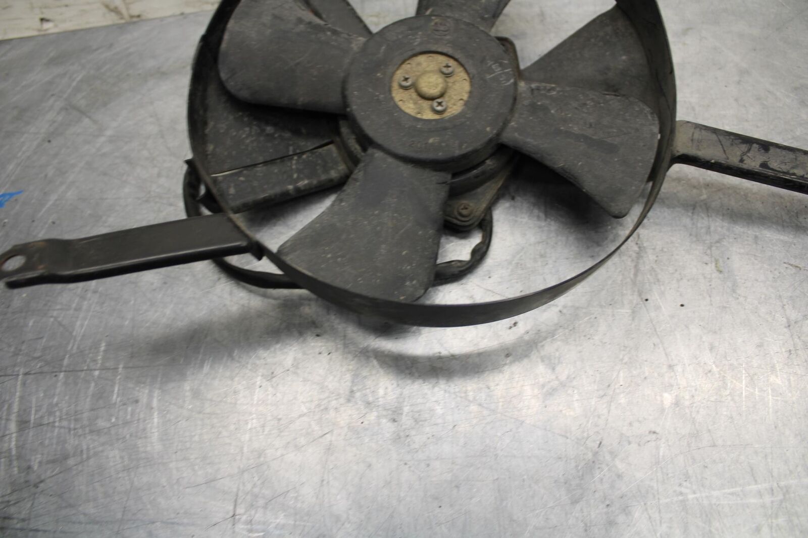 1994 Suzuki GSXR750W ENGINE RADIATOR COOLING FAN 17800-17E02 BB17