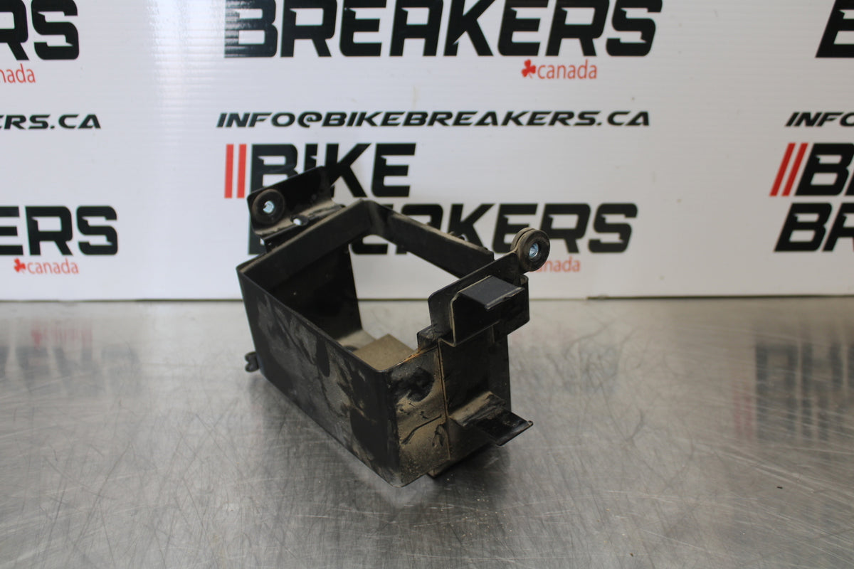 04-09 SUZUKI GS500F BATTERY TRAY BOX BB165