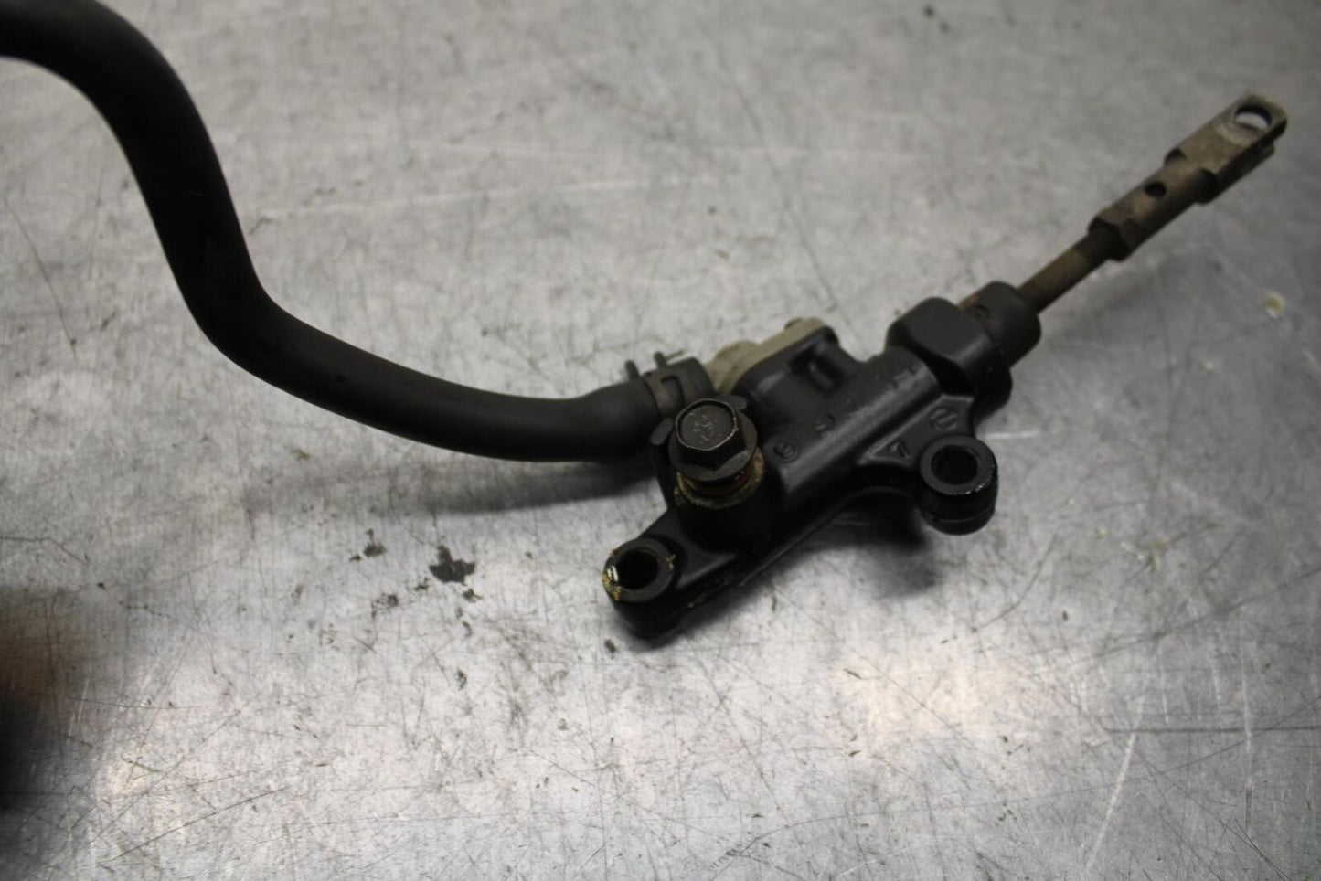 89-90 YAMAHA FZR600 REAR  BRAKE MASTER CYLINDER W RESERVOIR 1WG-25850-50-00 BB76