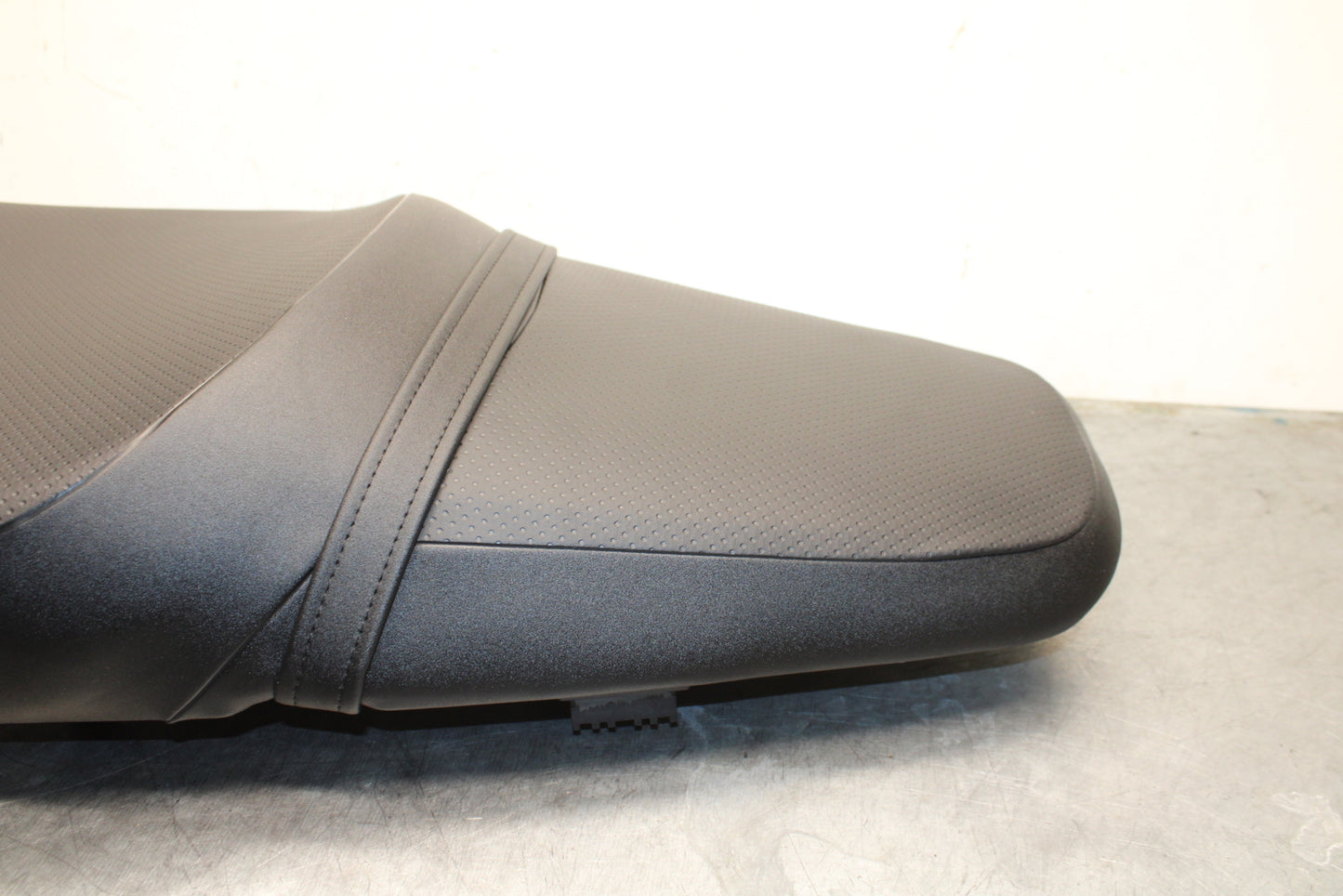 12-25 KAWASAKI NINJA ZX14R NEW!! FRONT REAR SEAT SADDLE BB757