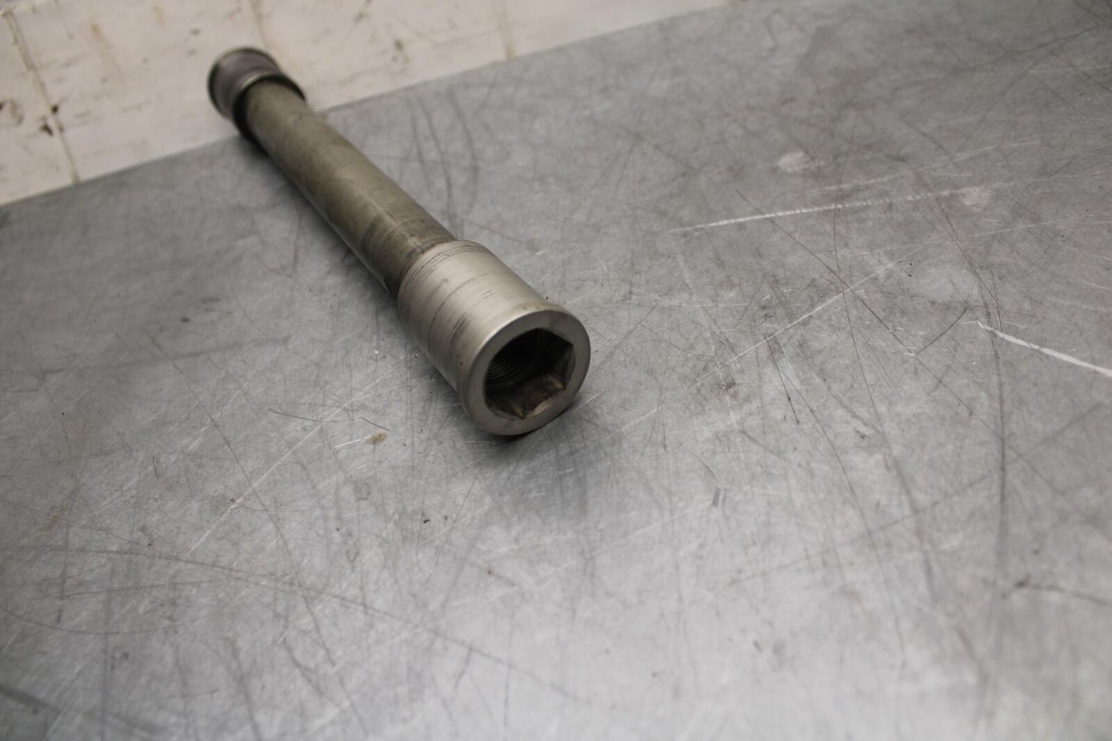 07-08 KAWASAKI CONCOURS 1400 ABS FRONT WHEEL RIM AXLE PIVOT BOLT BB449