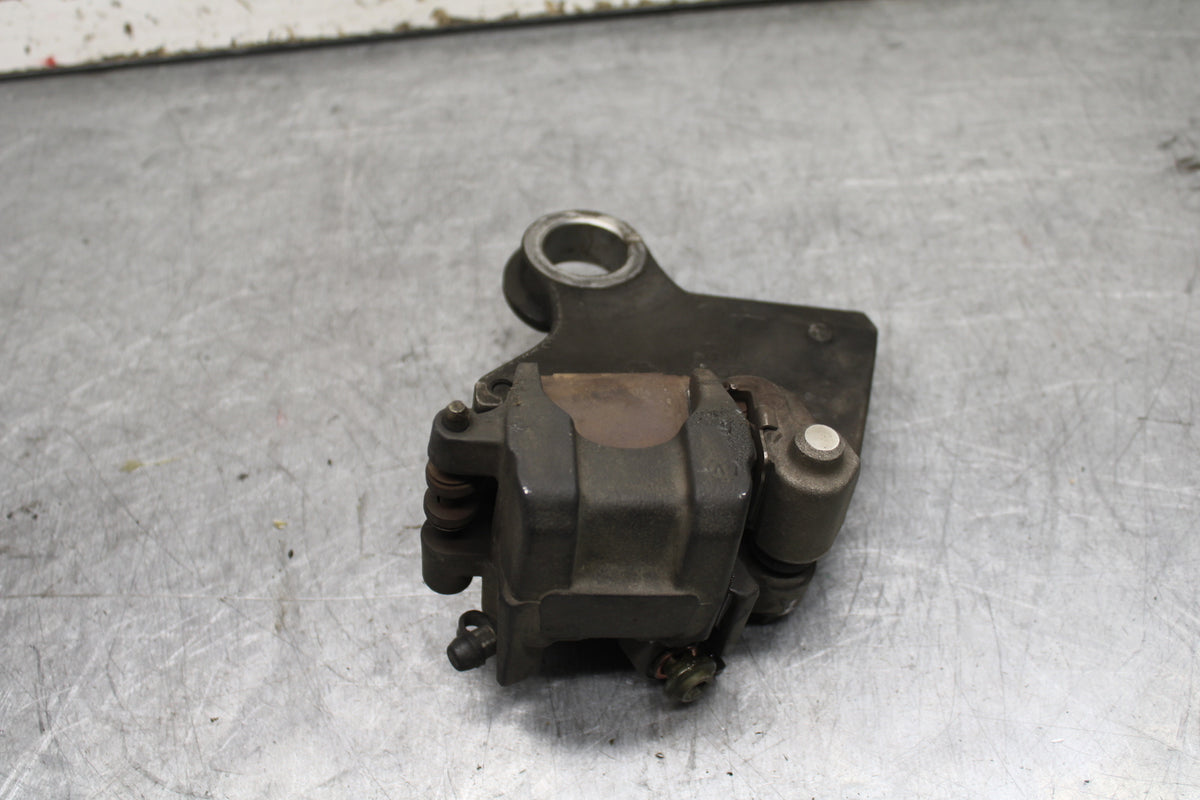 06 YAMAHA YZF R6 REAR BACK BRAKE CALIPER W MOUNT BRACKET BB716