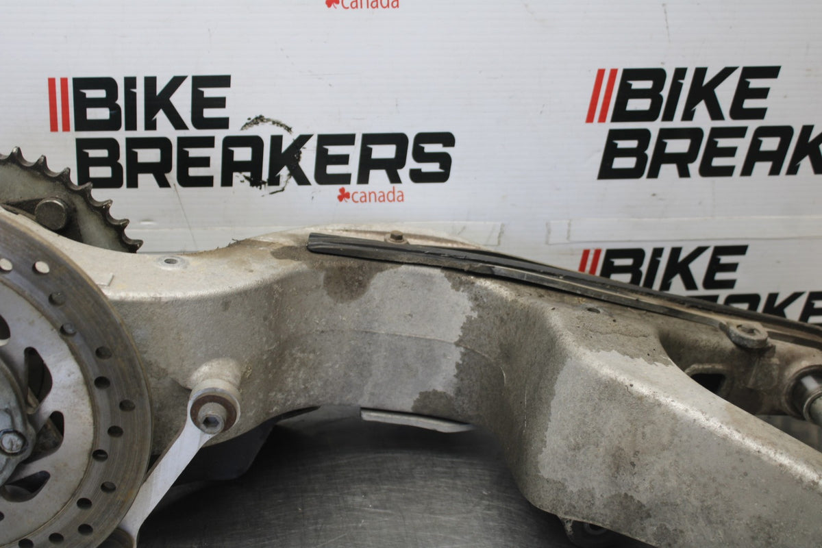 06-07 HONDA INTERCEPTOR 800 VFR800 REAR SWINGARM BACK SUSPENSION SWING ARM BB917