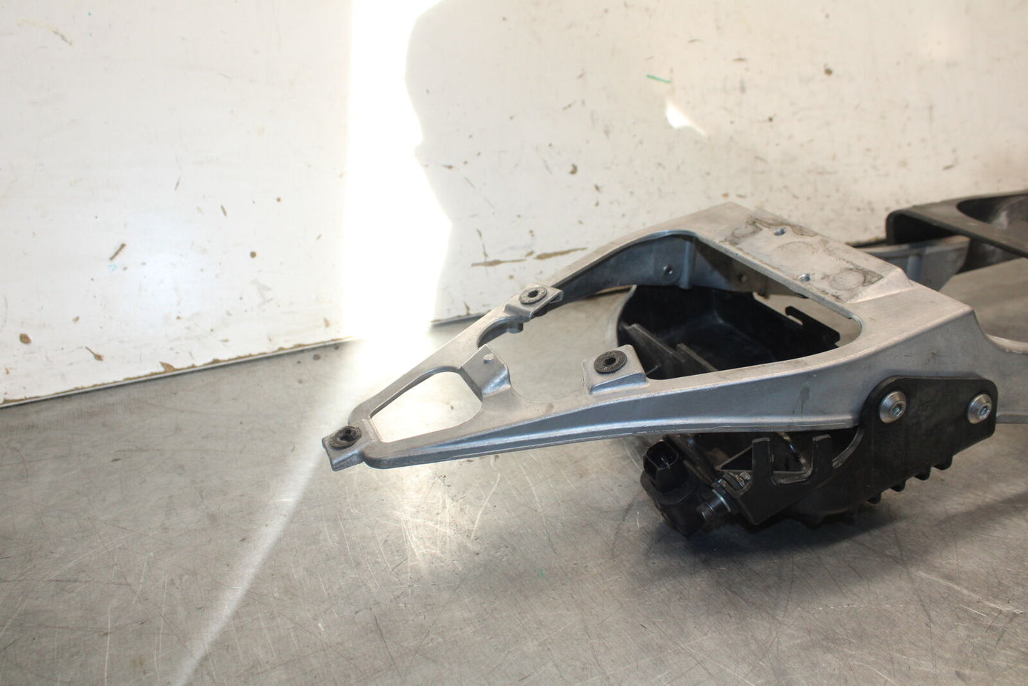 09-12 KAWASAKI NINJA ZX6R REAR SUBFRAME BACK SUB FRAME 32160-0399 BB698