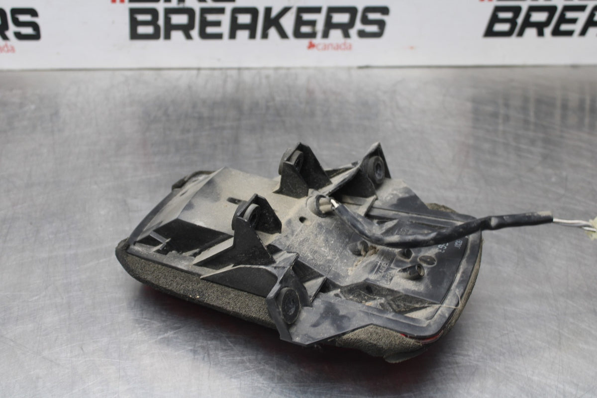 06 SUZUKI SV650S REAR TAIL TAILLIGHT BACK BRAKE LIGHT BB783